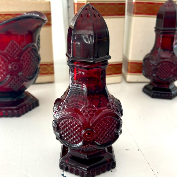 Avon 1876 Cape Cod Collection, Creamer Candle, Salt & Pepper/ Topaze Cologne. - Picture 6 of 8